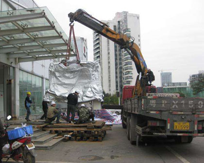 深圳設備吊裝現場